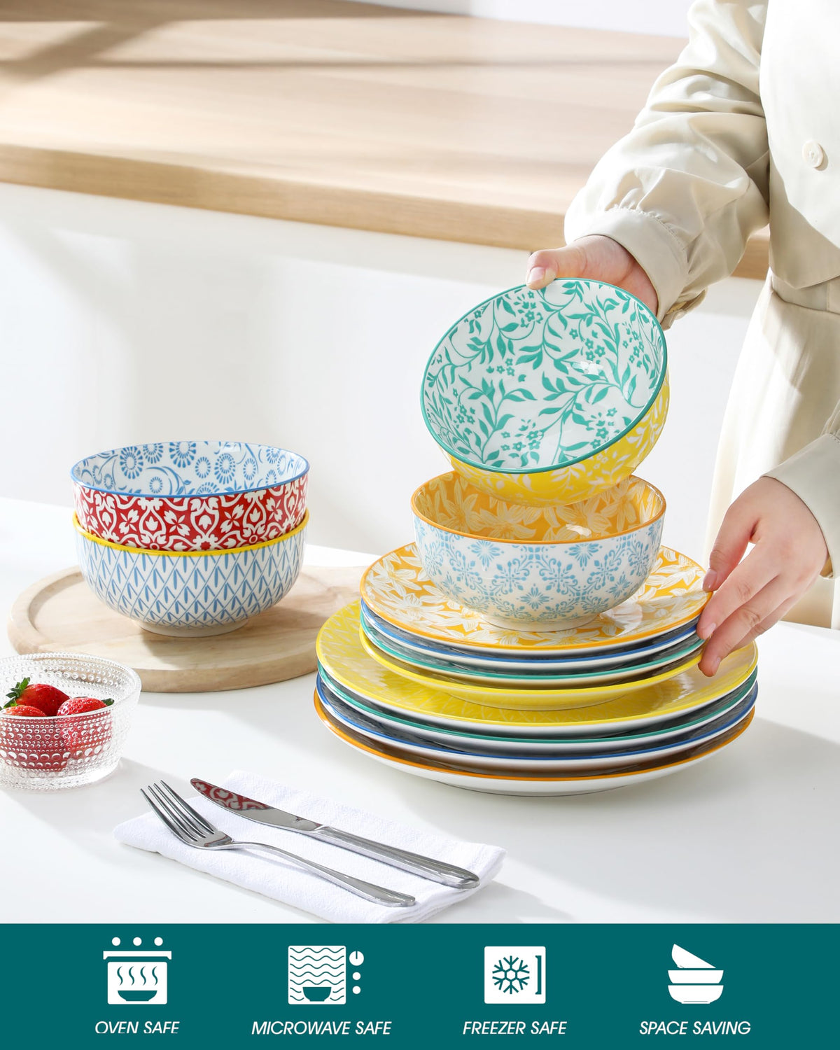 Plates and Bowls Set for 4, 12 Pieces Porcelain Dinnerware E96163
