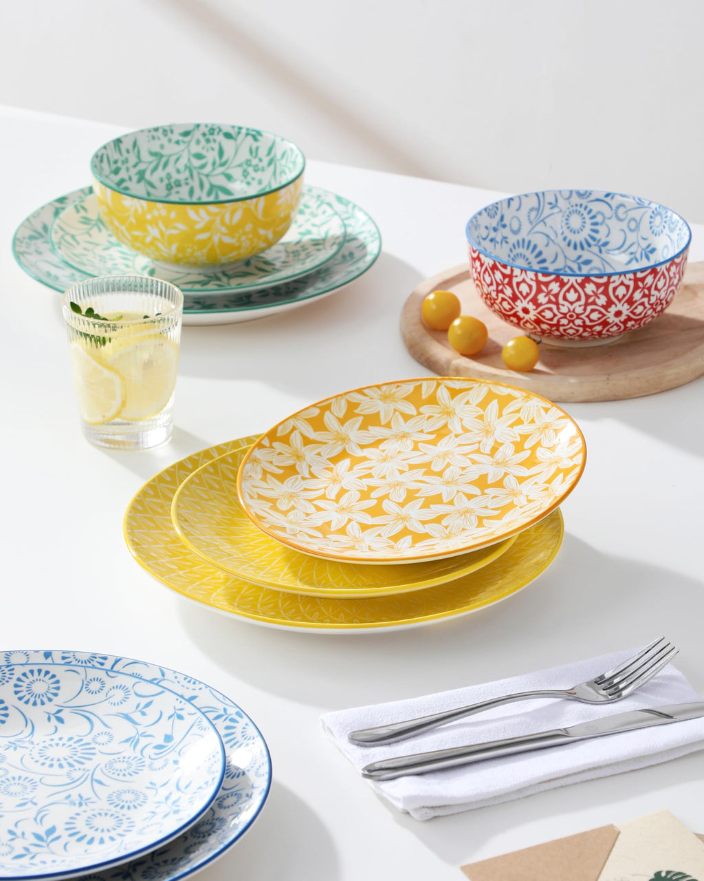 Plates and Bowls Set for 4, 12 Pieces Porcelain Dinnerware E96163