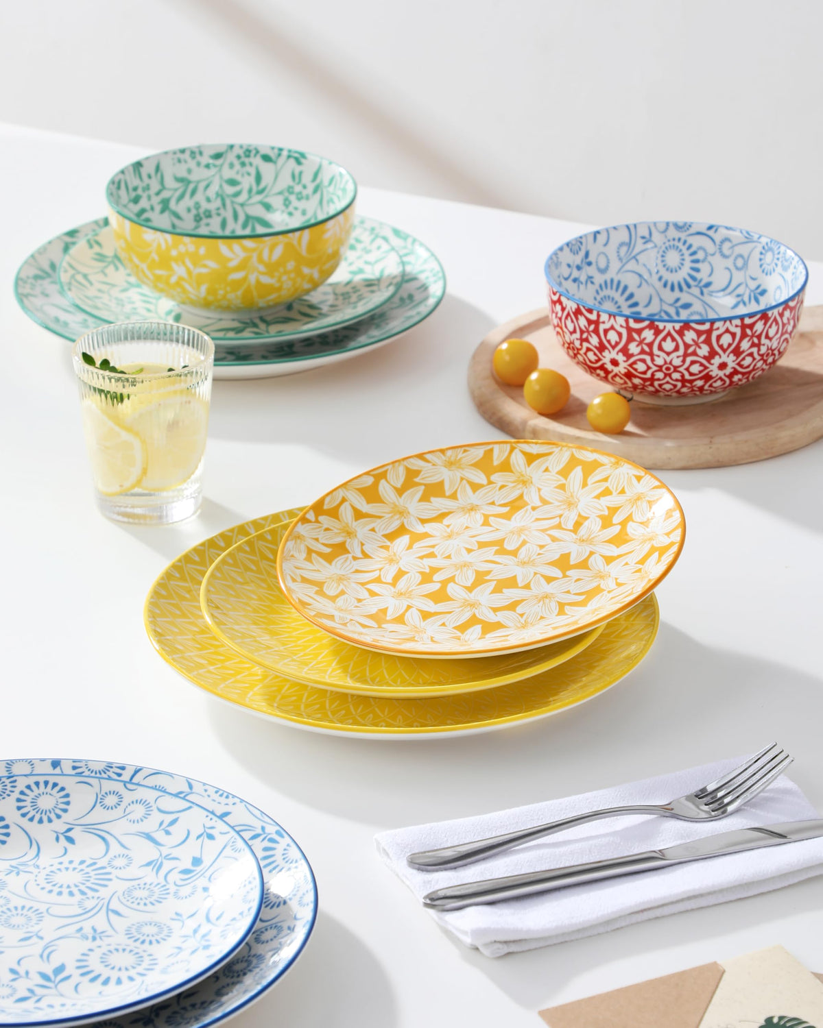 Plates and Bowls Set for 4, 12 Pieces Porcelain Dinnerware E96163